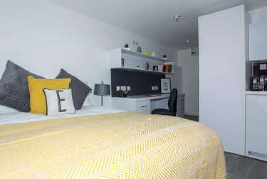 1 bed studio, Popes Lane, West Ealing, London, W54NG - Image 1